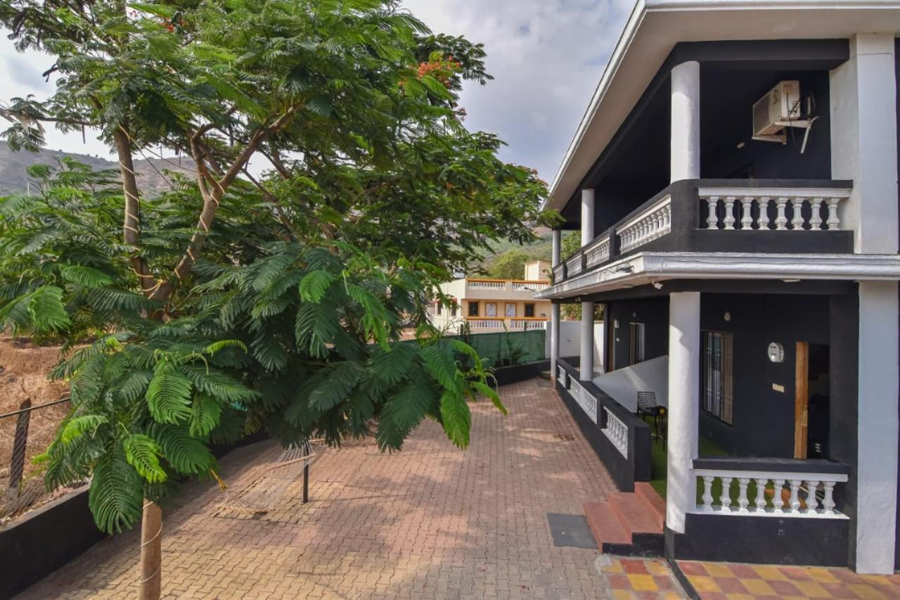 Black Stone Villa Kārli 외부 사진